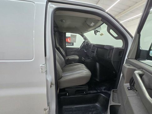 Used 2020 Chevrolet Express 2500 w/ Driver Convenience Package RWD image 18