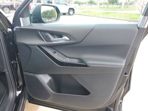New 2026 Chevrolet Equinox LT w/ Safety and Technology Package FWD image 9