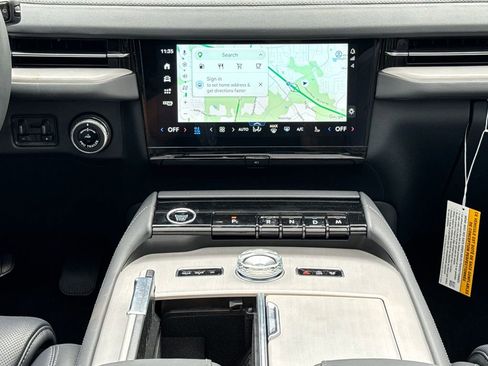 New 2026 Lincoln Navigator Reserve AWD/4WD image 18