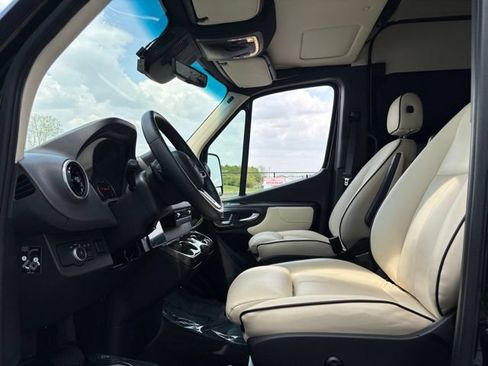 Used 2024 Mercedes-Benz Sprinter 3500 image 15