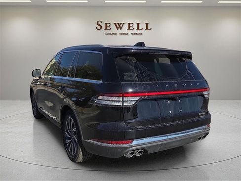 New 2026 Lincoln Aviator 2WD image 3