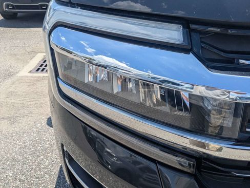 Used 2024 Ford Expedition Limited RWD image 10