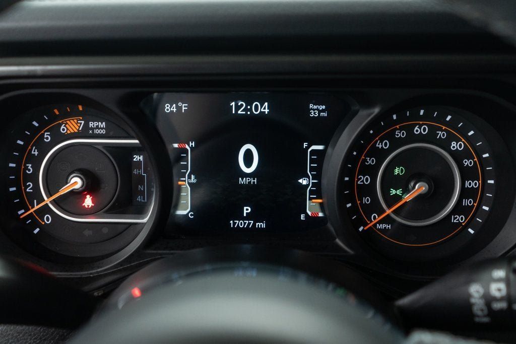 Used 2026 Jeep Wrangler Unlimited Sahara AWD/4WD image 17
