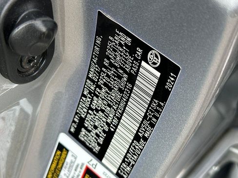 Used 2017 Toyota Camry SE image 27