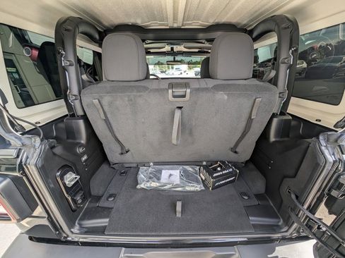 Used 2022 Jeep Wrangler Rubicon image 13
