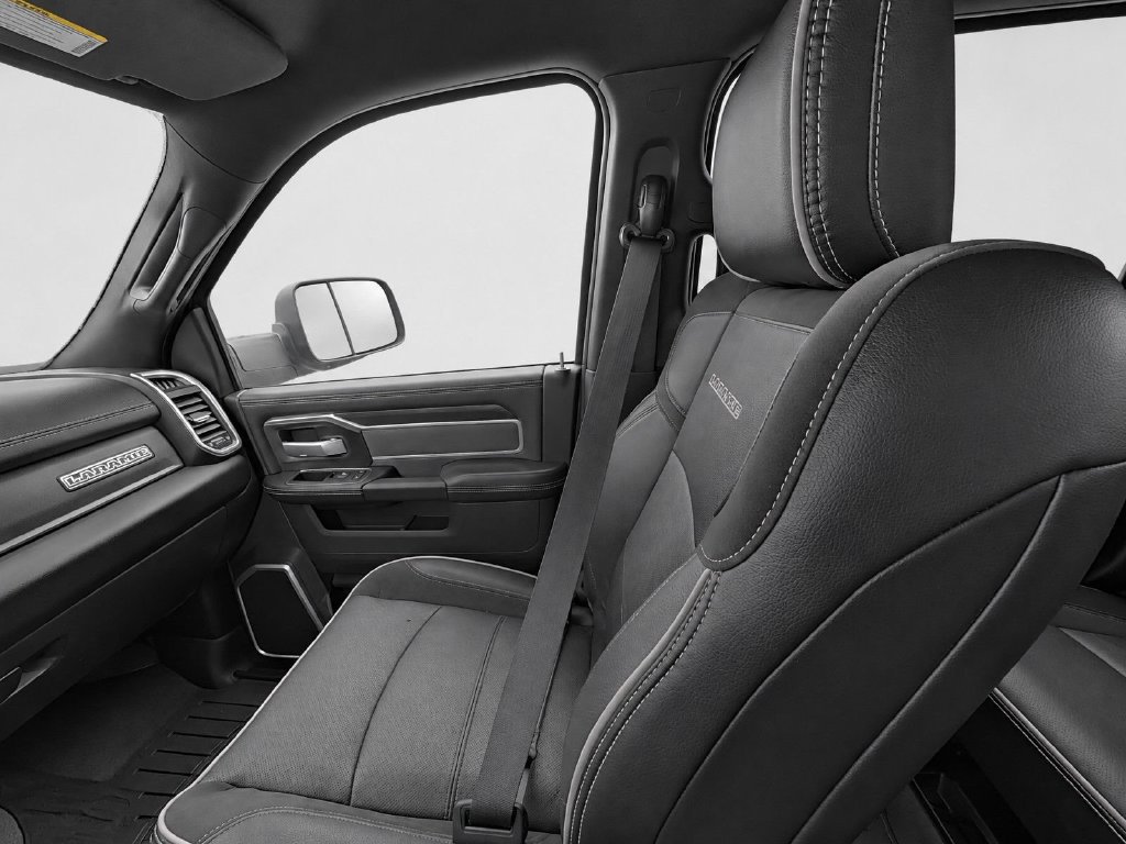 Used 2022 RAM 2500 Laramie w/ Night Edition AWD/4WD image 17