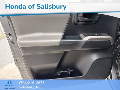 Used 2017 Toyota Tacoma SR5 image 13