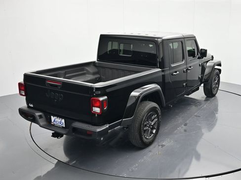 New 2026 Jeep Gladiator Sport AWD/4WD image 31