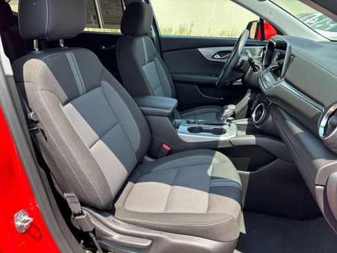 Used 2025 Chevrolet Blazer LT FWD image 33