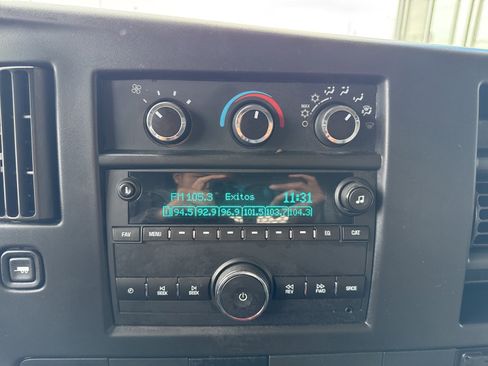 Used 2017 GMC Savana 2500 image 18