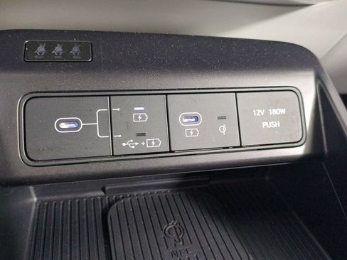Used 2024 Hyundai Kona Limited AWD/4WD image 28