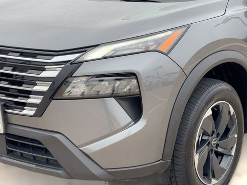 Used 2024 Nissan Rogue SV image 11