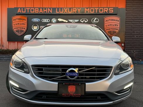 Used 2016 Volvo V60 T5 Platinum AWD/4WD image 2