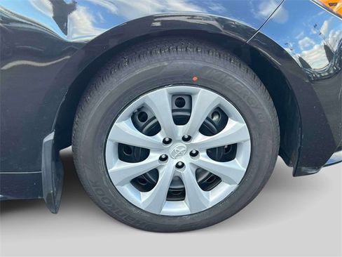 Used 2022 Toyota Corolla LE image 14