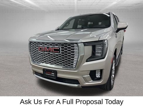 Used 2023 GMC Yukon XL SLT AWD/4WD image 7