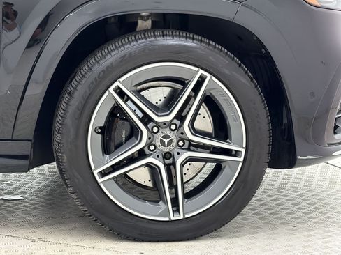 Used 2024 Mercedes-Benz GLS 450 4MATIC image 12
