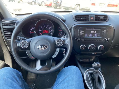 Used 2018 Kia Soul image 12