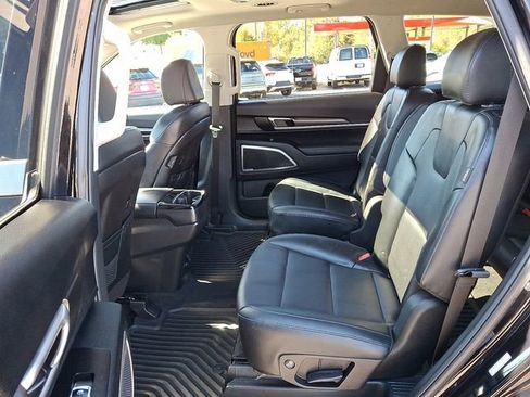 Used 2024 Kia Telluride S w/ S Sunroof Package image 10