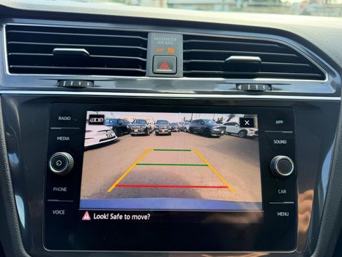 Used 2021 Volkswagen Tiguan SE R-Line image 37