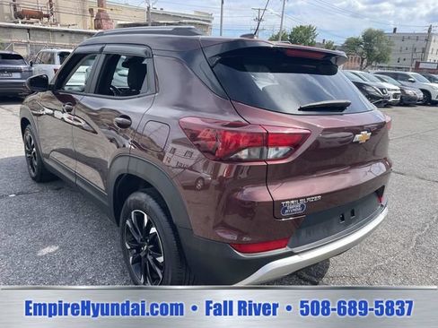 Used 2023 Chevrolet TrailBlazer LT w/ Convenience Package FWD image 9