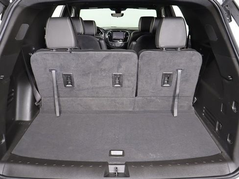 Used 2023 Chevrolet Traverse Premier AWD/4WD image 23