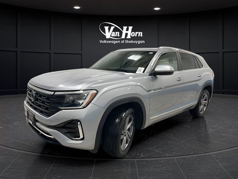 Used 2024 Volkswagen Atlas Cross Sport SEL R-Line AWD/4WD image 3