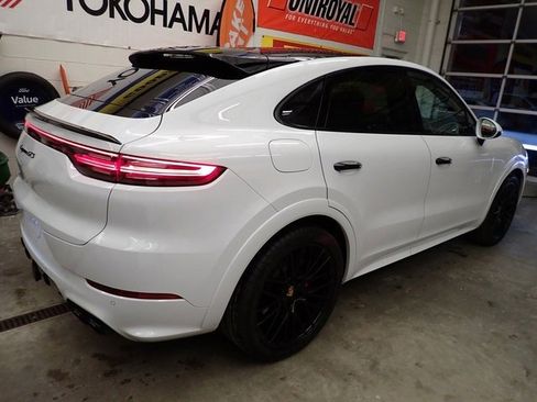 Used 2023 Porsche Cayenne GTS image 10
