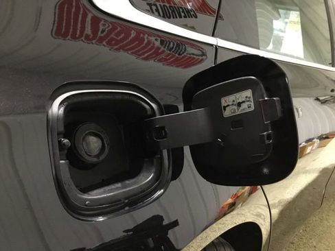 Used 2023 Chevrolet Malibu LT FWD image 19