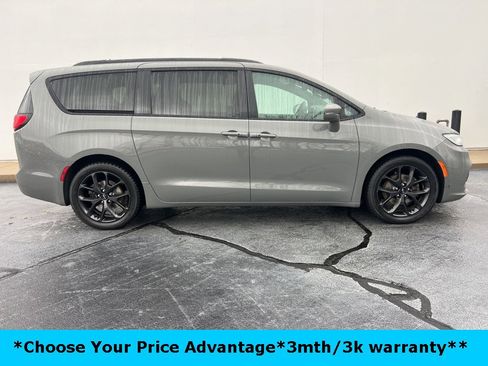 Certified 2022 Chrysler Pacifica Touring-L w/ S Appearance Package image 2