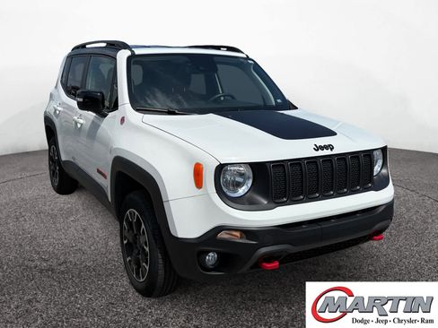 Used 2023 Jeep Renegade Trailhawk AWD/4WD image 3