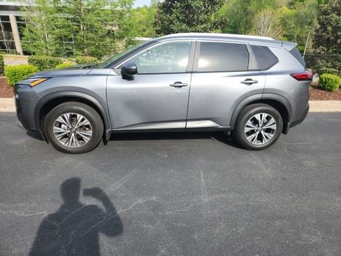 Used 2023 Nissan Rogue SV w/ SV Premium B Package image 15