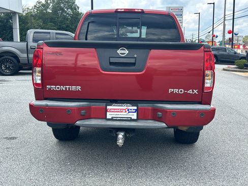 Used 2018 Nissan Frontier PRO-4X image 8