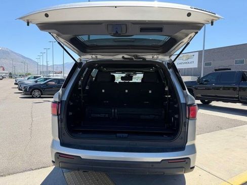 Used 2025 Toyota Sequoia SR5 AWD/4WD image 5