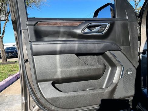 Used 2021 Chevrolet Tahoe Z71 w/ Z71 Off-Road Package image 21