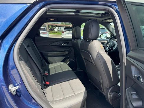 Used 2023 Chevrolet TrailBlazer ACTIV w/ Sun and Liftgate Package FWD image 10