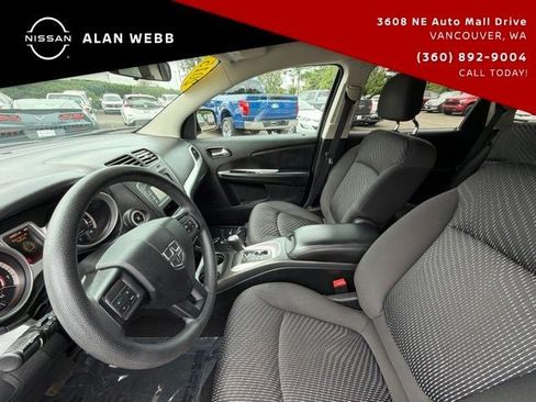 Used 2015 Dodge Journey SXT w/ Flexible Seating Group FWD image 10