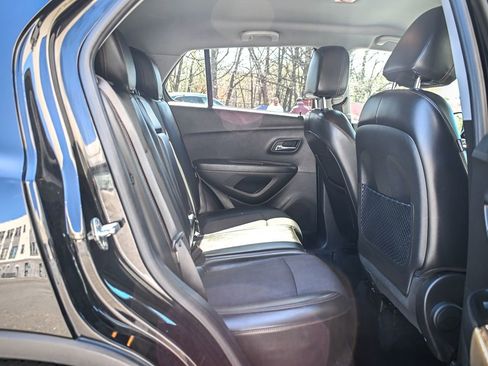 Used 2019 Chevrolet Trax LT w/ LT Convenience Package image 15