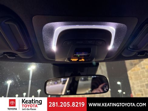 Certified 2025 Toyota Corolla SE image 23