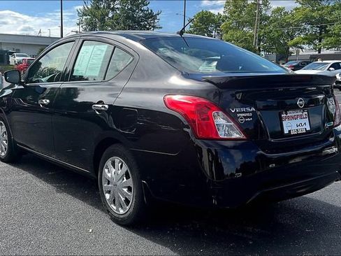 Used 2015 Nissan Versa SV FWD image 3