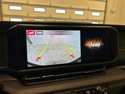 Used 2024 Jeep Wrangler Unlimited Sahara w/ Technology Group image 23