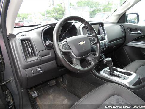 Used 2017 Chevrolet Colorado LT w/ LT Convenience Package RWD image 12