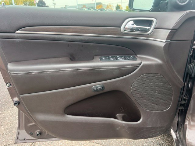 Used 2018 Jeep Grand Cherokee Overland AWD/4WD image 22