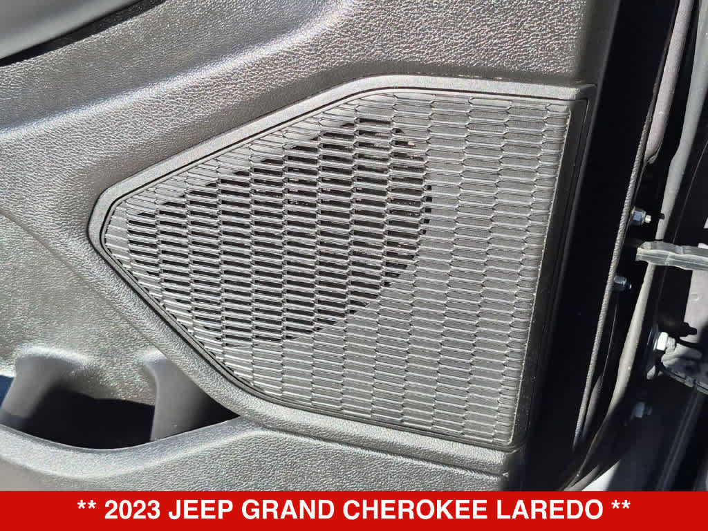 Used 2023 Jeep Grand Cherokee Laredo RWD image 29