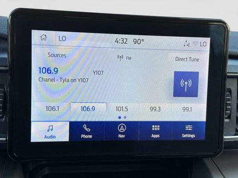 Used 2024 Ford Explorer XLT w/ Equipment Group 202A RWD image 24
