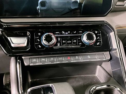 Used 2024 GMC Sierra 1500 AT4 w/ Technology Package image 16