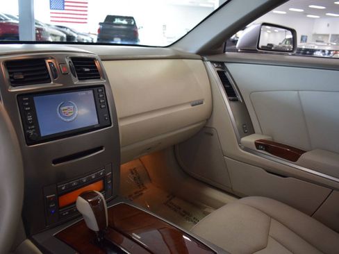 Used 2005 Cadillac XLR RWD image 80