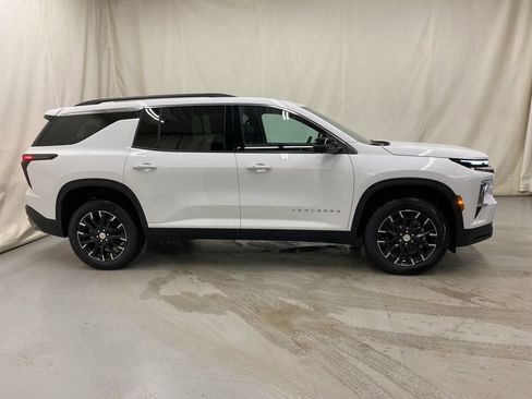 New 2026 Chevrolet Traverse LT w/ Sun and Wheel Package image 9