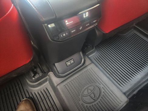 Used 2023 Toyota Highlander XSE AWD/4WD image 23