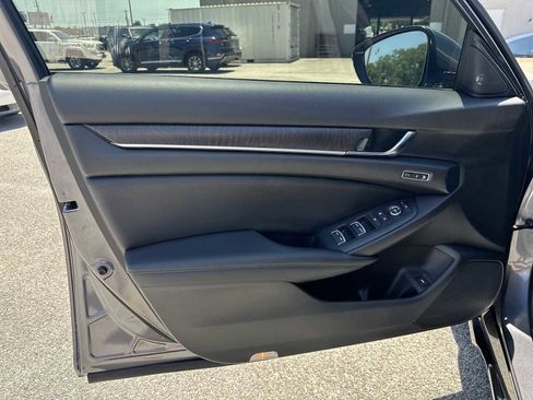 Used 2021 Honda Accord EX-L image 17