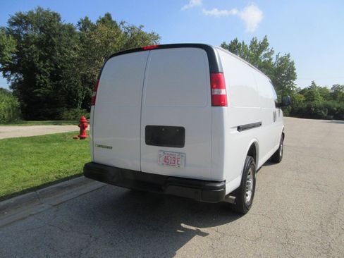Used 2021 Chevrolet Express 2500 w/ Driver Convenience Package RWD image 10